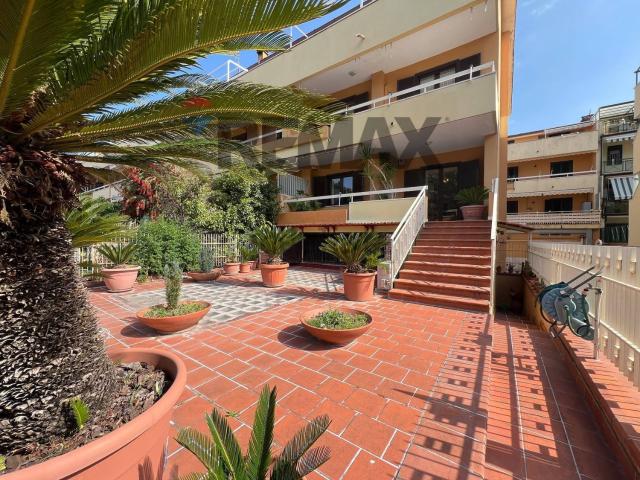 Villetta a schiera in vendita di 235 m² in Via Gregorio Mendel, 49