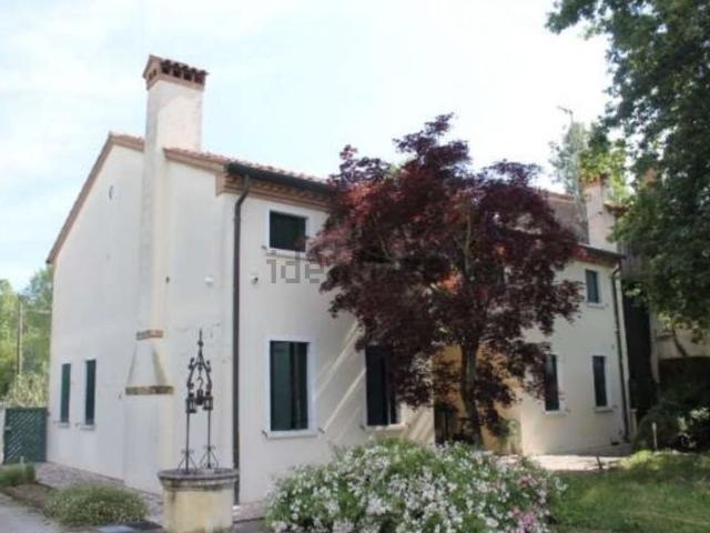 Villetta a schiera in vendita di 235 m² in Via Riviera, 27