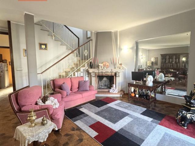 Villetta a schiera in vendita di 235 m² in Strada Tagliaferro, 38