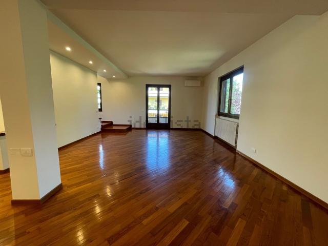Villetta a schiera in vendita di 236 m²