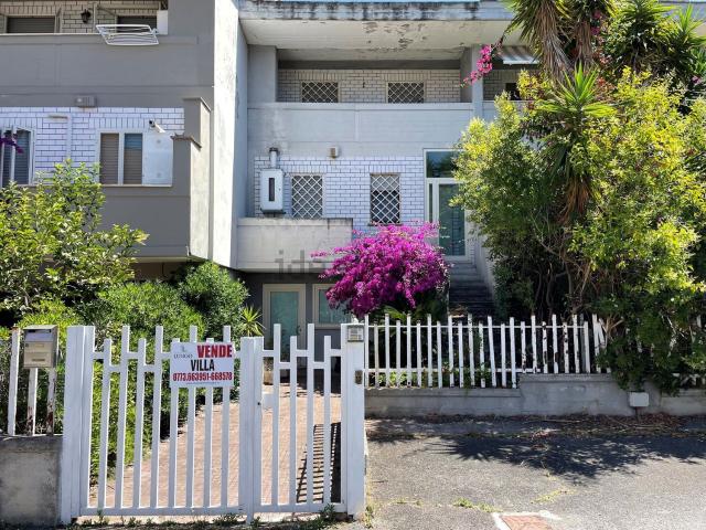 Villetta a schiera in vendita di 236 m² in Via Luca Marenzio