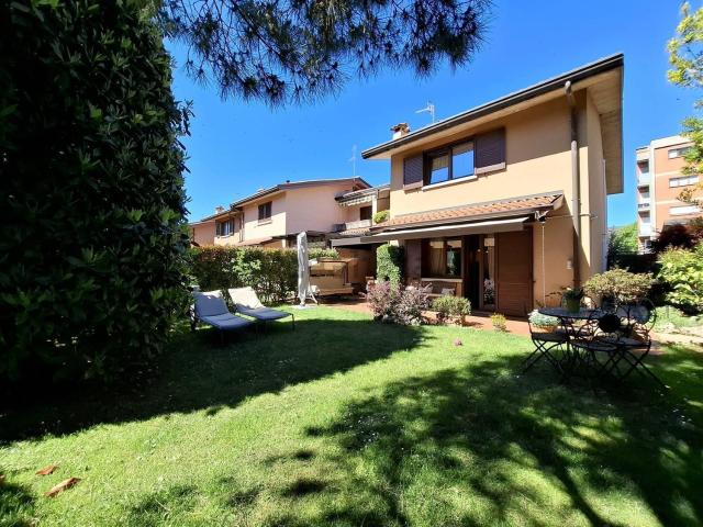 Villetta a schiera in vendita di 238 m² in Via Filippo Turati