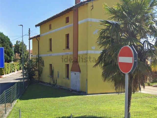 Villetta a schiera in vendita di 238 m² in Via Mantegna