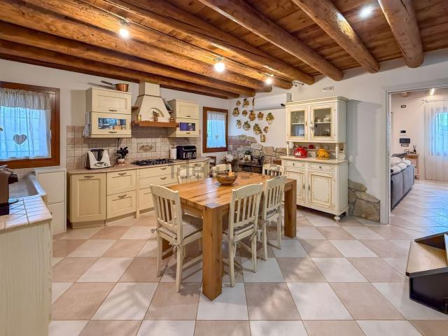 Villetta a schiera in vendita di 240 m²