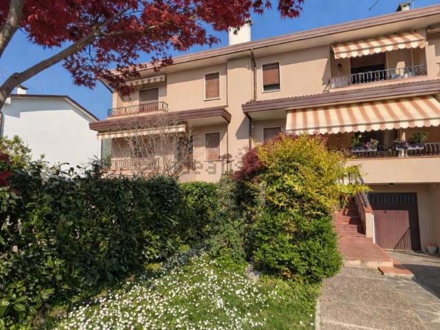 Villetta a schiera in vendita di 240 m²