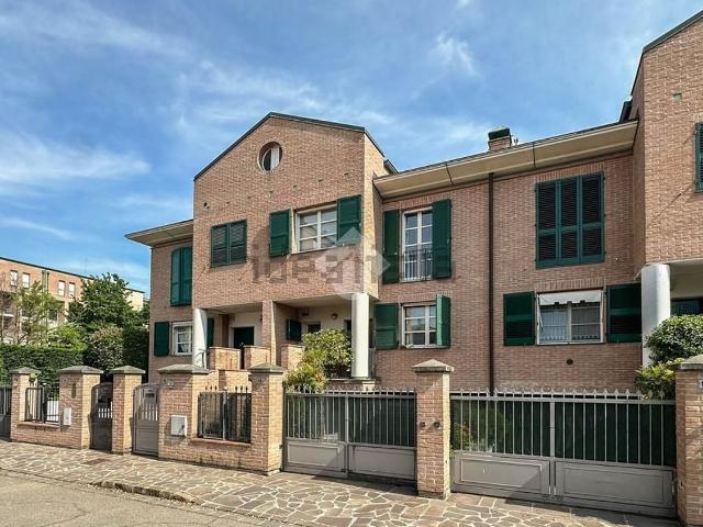 Villetta a schiera in vendita di 240 m² in Via B. Buozzi, 12