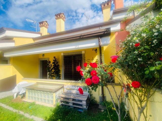 Villetta a schiera in vendita di 240 m² in Via Girolamo Minervini