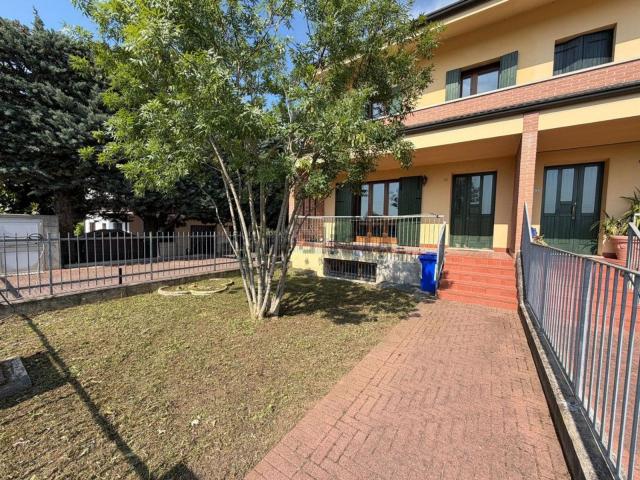 Villetta a schiera in vendita di 240 m² in Via Dante