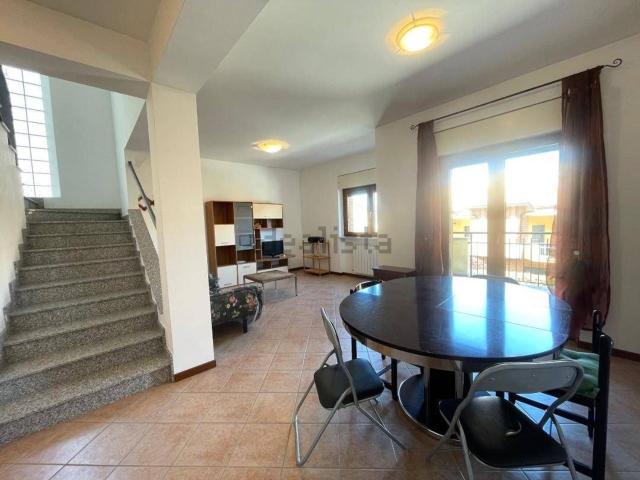 Villetta a schiera in vendita di 240 m² in Via dei Tigli, 15