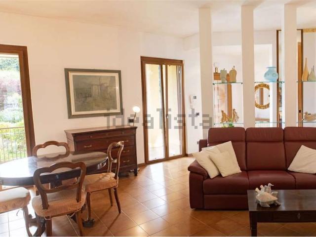 Villetta a schiera in vendita di 240 m² in Via Ingegner Rinaldo Cabella Lattuada