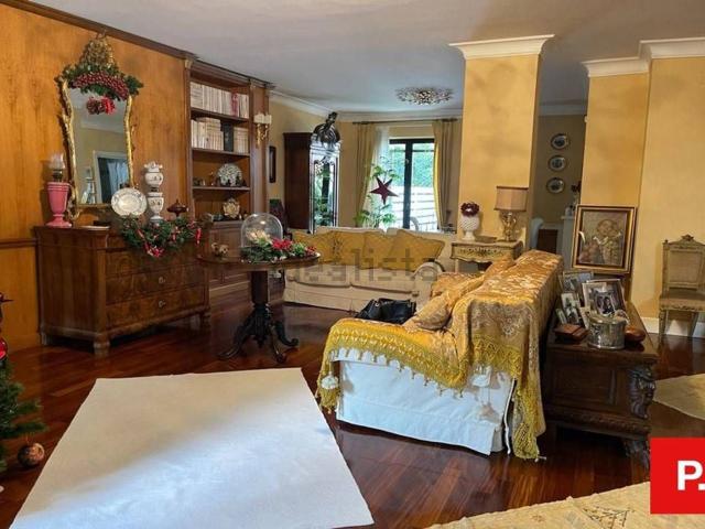 Villetta a schiera in vendita di 240 m² in Via Martiri di Caiazzo, 28