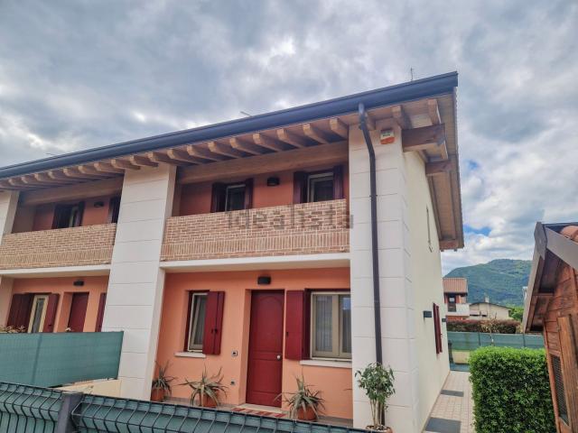 Villetta a schiera in vendita di 240 m² in Vicolo Giuseppe Verdi
