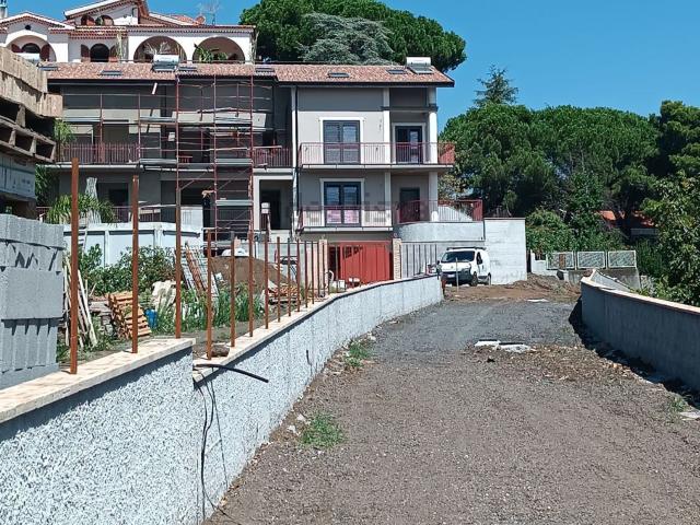 Villetta a schiera in vendita di 240 m² in Piazza Sant&apos Alfio