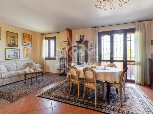 Villetta a schiera in vendita di 242 m²