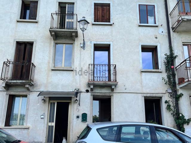 Villetta a schiera in vendita di 242 m² in Località Ambrosini 2