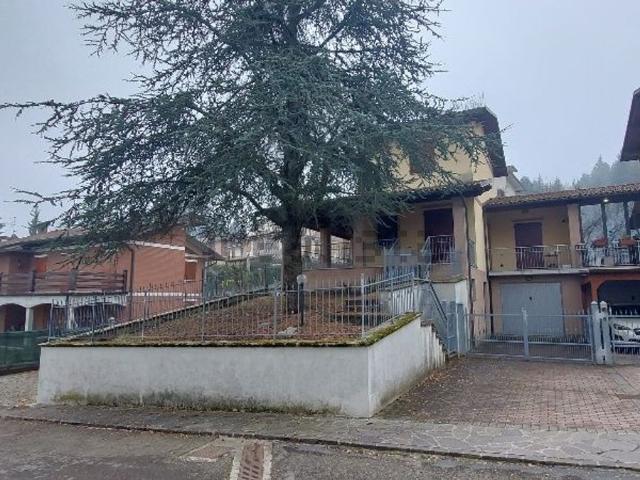 Villetta a schiera in vendita di 243 m²