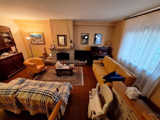 Villetta a schiera in vendita di 244 m² in Via Leon Battista Alberti