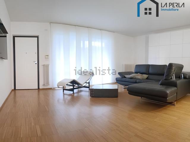 Villetta a schiera in vendita di 245 m² in Via dei Tulipani, 25