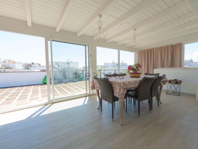 Villetta a schiera in vendita di 245 m² in Via SS. Annunziata