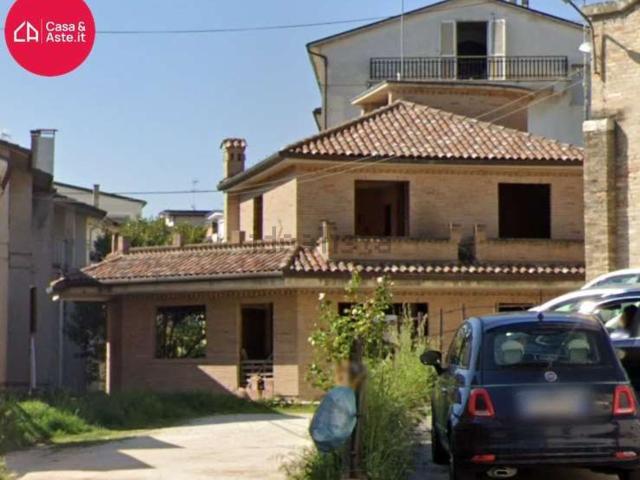 Villetta a schiera in vendita di 246 m² in Via Trivio, 3