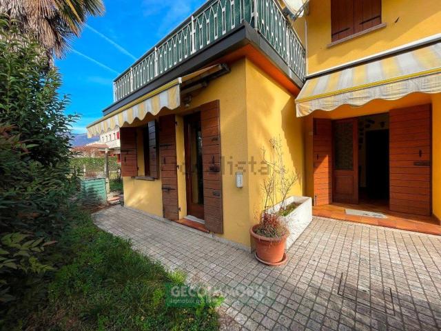 Villetta a schiera in vendita di 247 m² in Via Erizzo