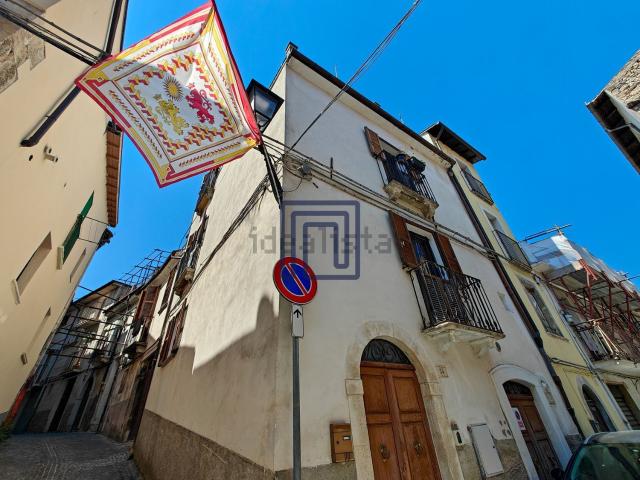 Villetta a schiera in vendita di 248 m² in Via Probo Mariano, 54