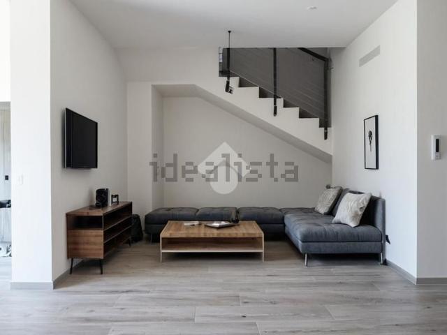 Villetta a schiera in vendita di 250 m² in Via Carlo Jussi, 204