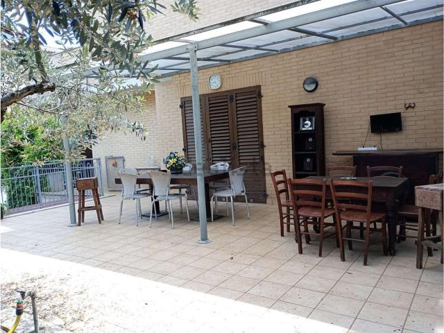 Villetta a schiera in vendita di 250 m² in Via Cimabue
