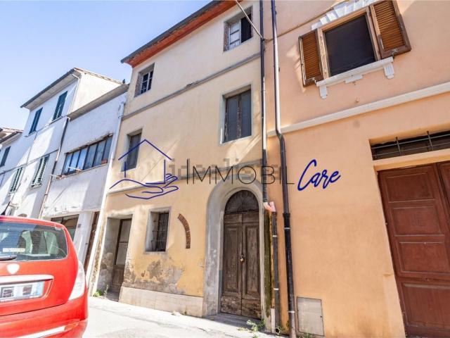 Villetta a schiera in vendita di 250 m² in Via Curtatone