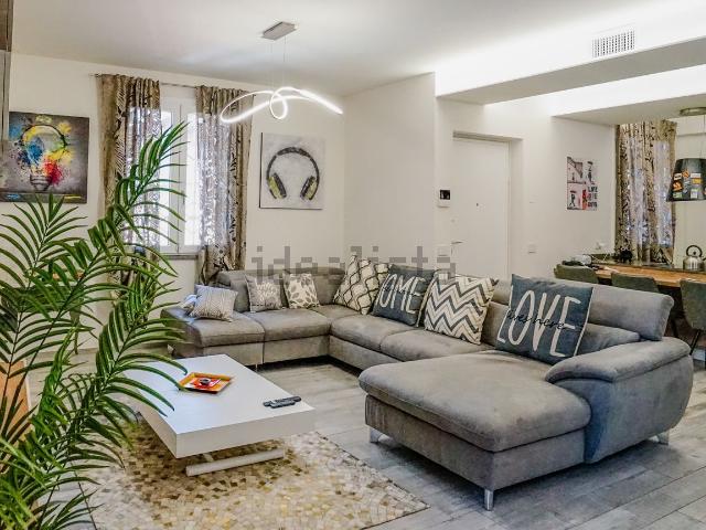 Villetta a schiera in vendita di 250 m² in Via Giuseppina Biggiogero