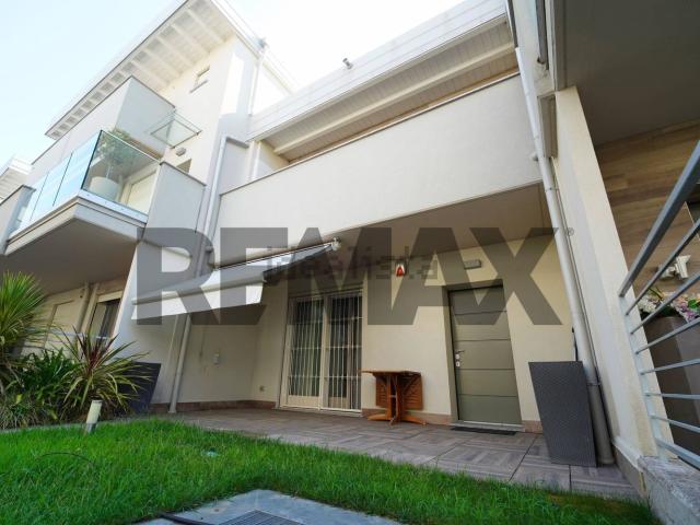 Villetta a schiera in vendita di 250 m² in Via Giovanni Paolo II, 15