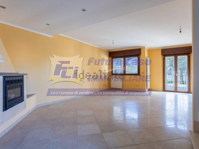 Villetta a schiera in vendita di 250 m² in Via Domenico Morelli