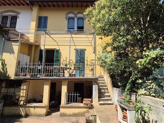Villetta a schiera in vendita di 250 m² in Via de&apos  Baldovini