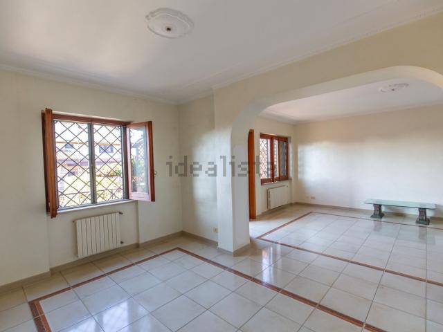 Villetta a schiera in vendita di 250 m² in Via dei Gelsomini, 22