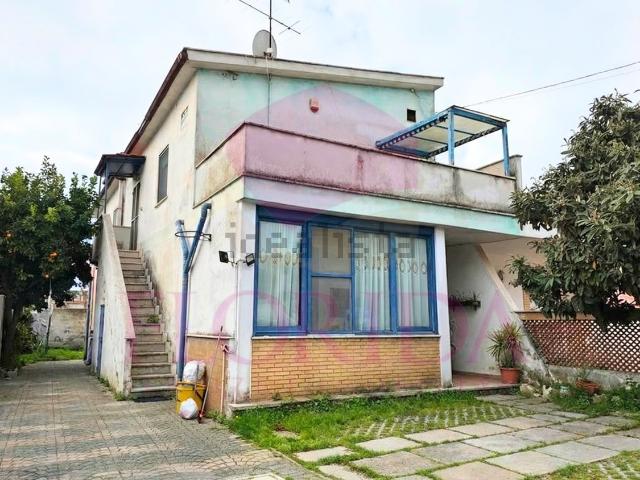 Villetta a schiera in vendita di 250 m² in Via Dino Buzzati