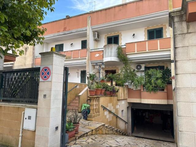 Villetta a schiera in vendita di 250 m² in Via Eugenio Montale, 16