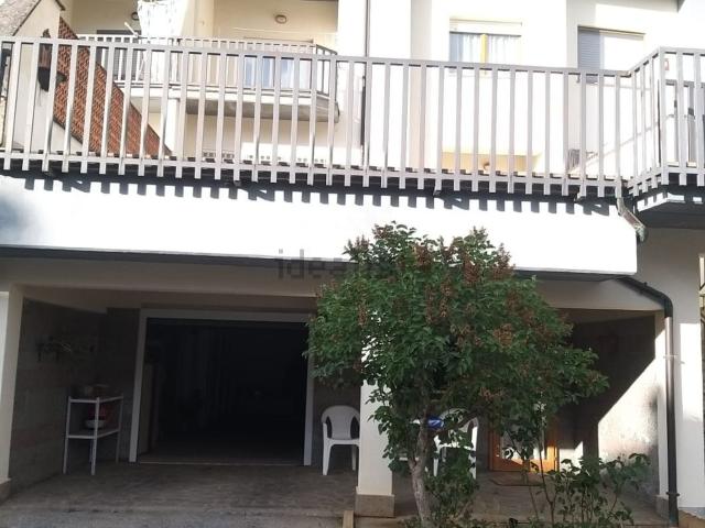 Villetta a schiera in vendita di 250 m² in Via Louis Pasteur