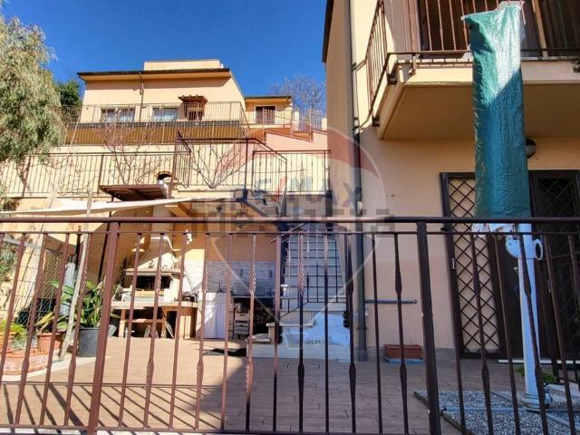 Villetta a schiera in vendita di 250 m² in Via Leonardo da Vinci