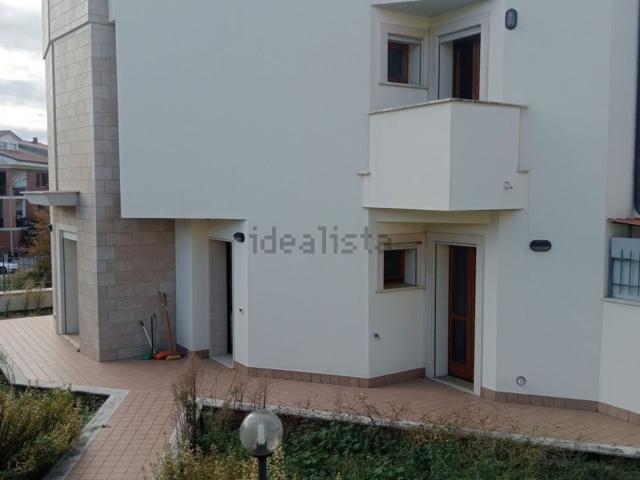 Villetta a schiera in vendita di 250 m² in Via Monsignor Silvestro Pistilli