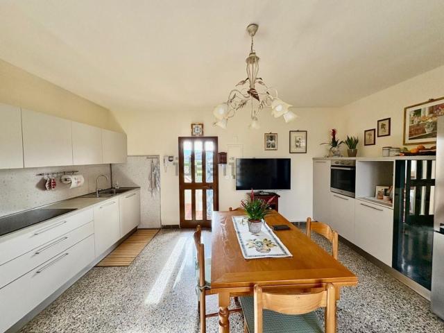 Villetta a schiera in vendita di 250 m² in Via Machiavelli