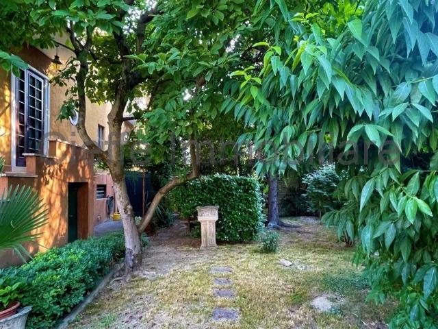 Villetta a schiera in vendita di 250 m² in Via Padre Reginaldo Giuliani