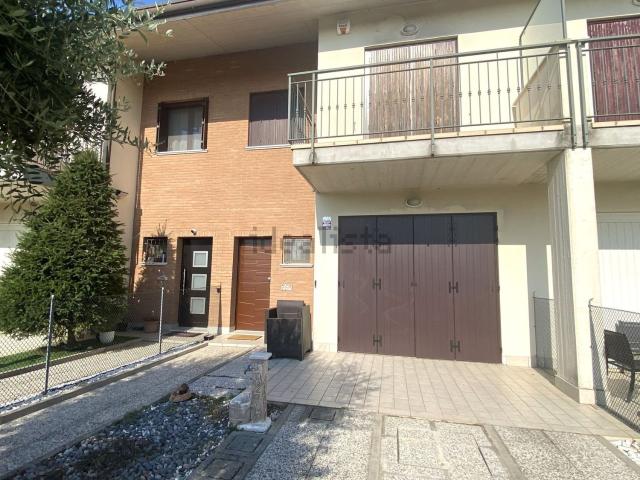 Villetta a schiera in vendita di 250 m² in Via Pasolina, 39