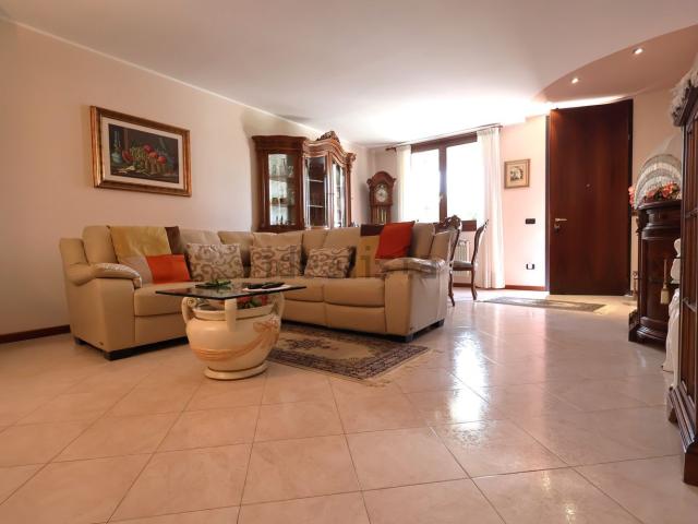 Villetta a schiera in vendita di 250 m² in Via Roma