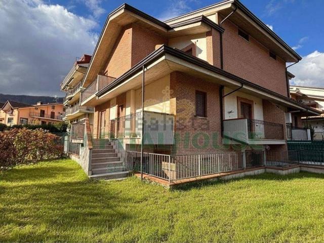 Villetta a schiera in vendita di 250 m² in Via Valle, 2