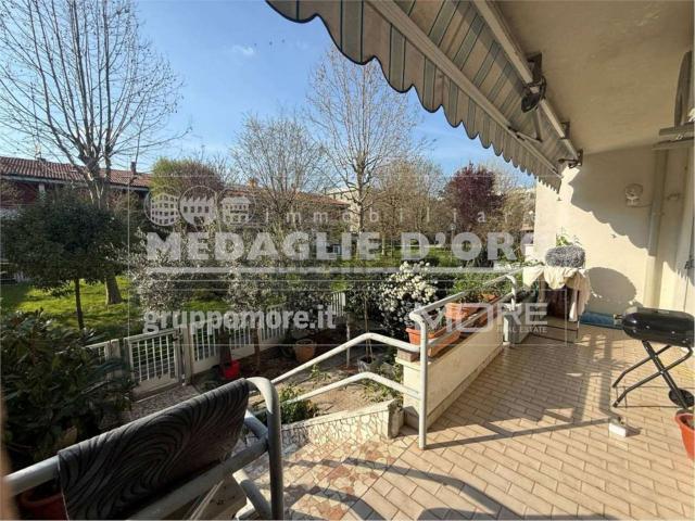 Villetta a schiera in vendita di 254 m² in Via Firenze