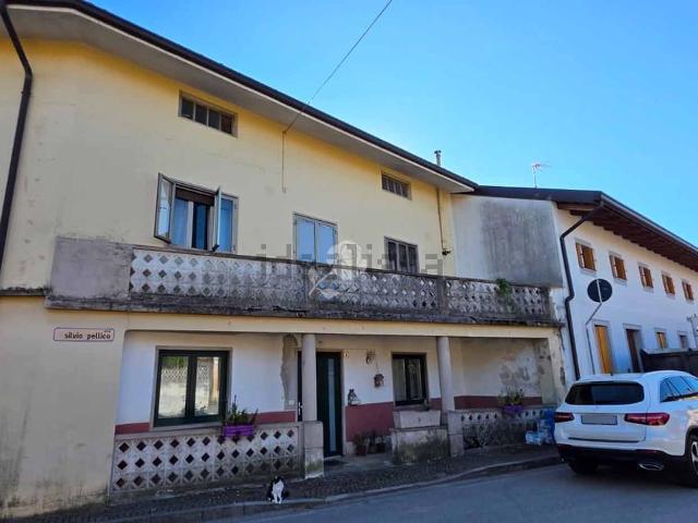 Villetta a schiera in vendita di 254 m² in Via Silvio Pellico