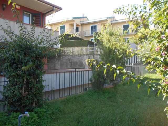 Villetta a schiera in vendita di 255 m² in Via G.Ungaretti, 17