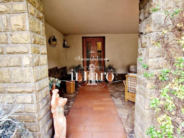 Villetta a schiera in vendita di 255 m² in Via Ippolito Nievo, 50019