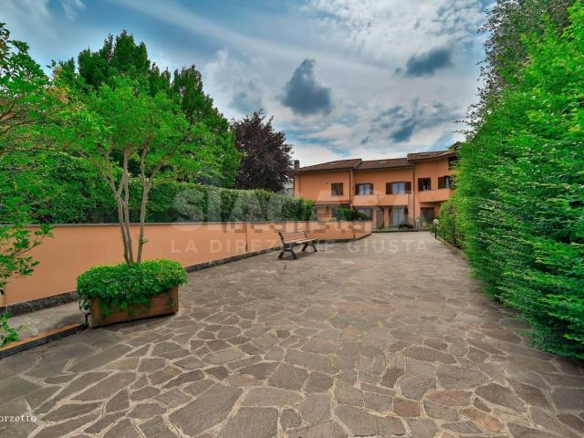 Villetta a schiera in vendita di 260 m² in Via A. Fleming, 8