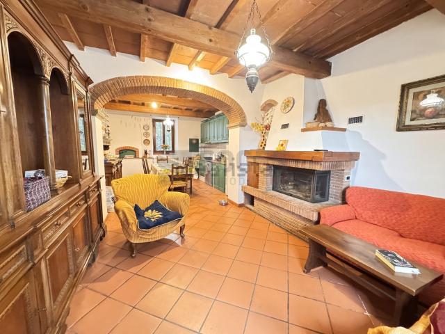 Villetta a schiera in vendita di 260 m² in Via Giuseppe di Vittorio